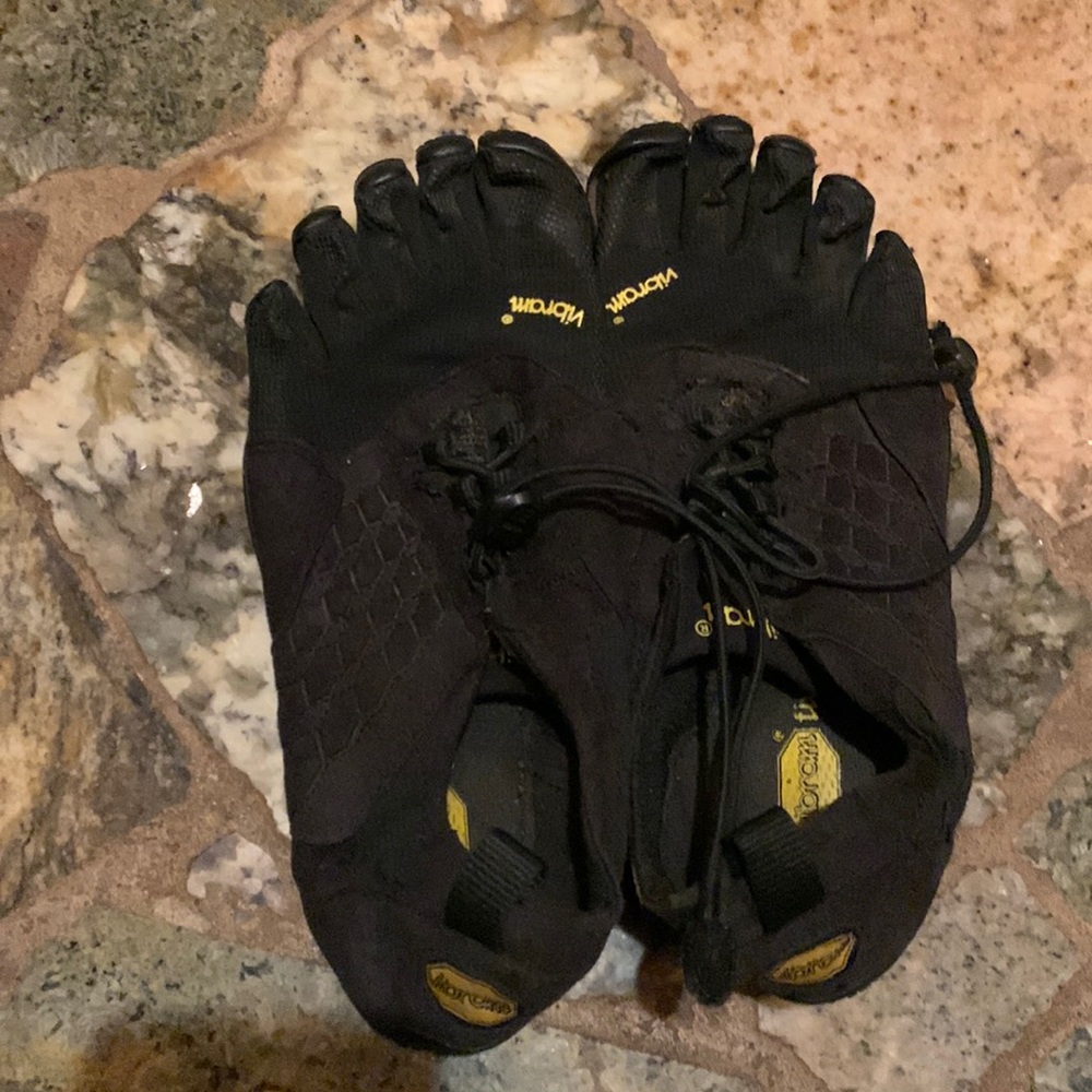 Vibram toe shoes
